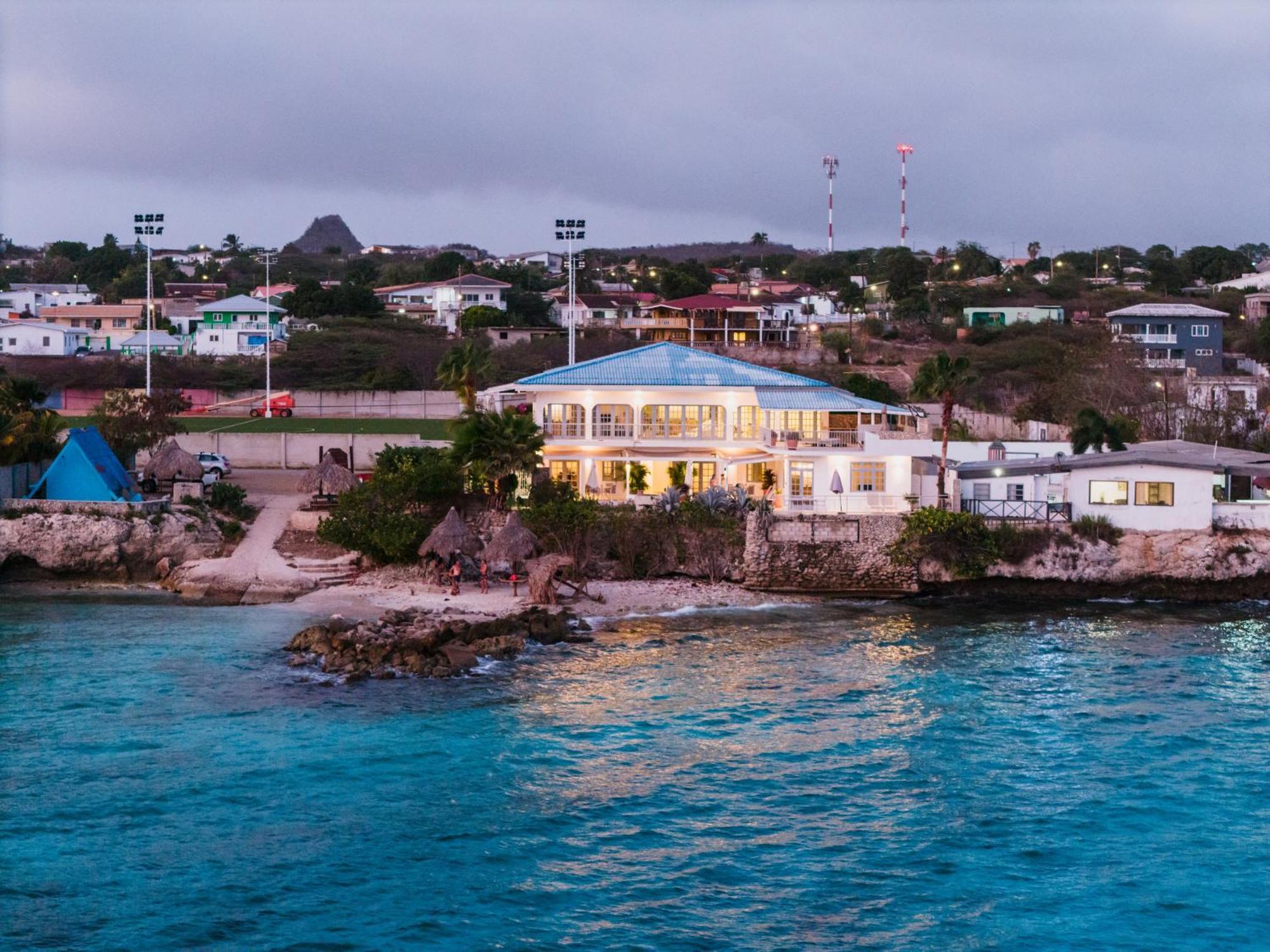 Waterside Apartments Willemstad Exterior photo